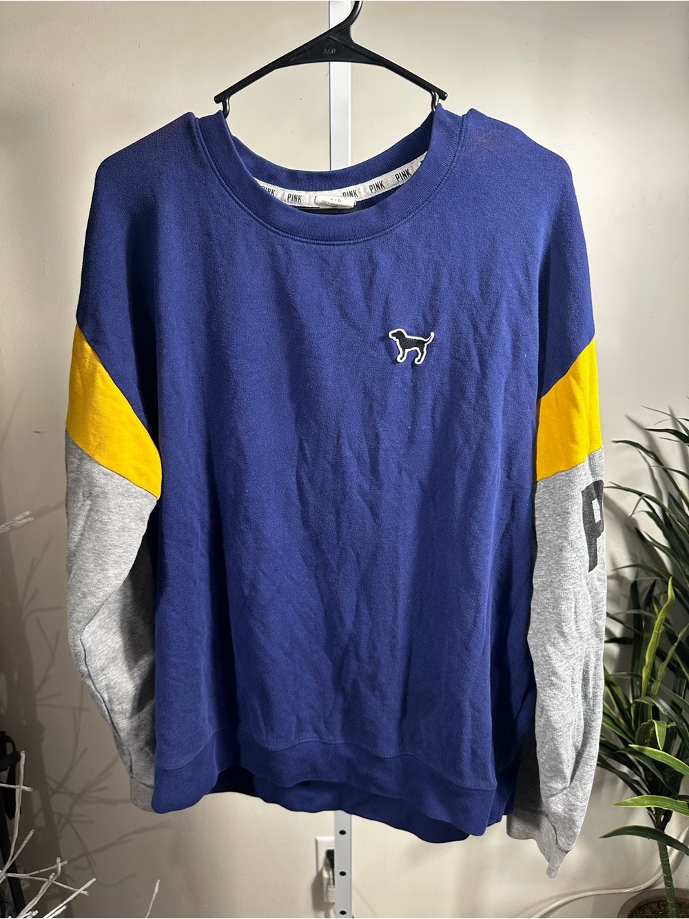 N242. Victorias Secret PINK Victoria's Secret Blue Colorblock Crewneck